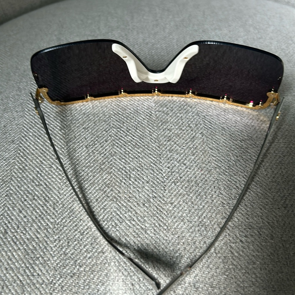 Gucci 99mm shield sunglasses - Picture 11 of 16